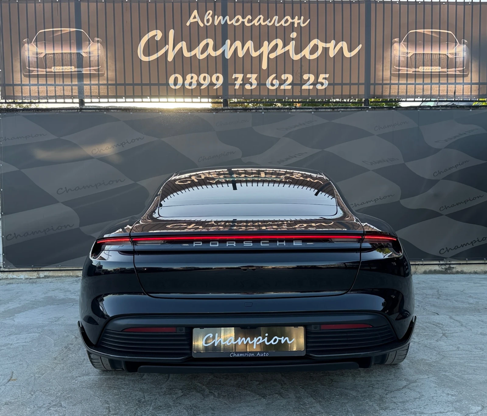 Porsche Taycan 4S, снимка 5 - Автомобили и джипове - 55941626
