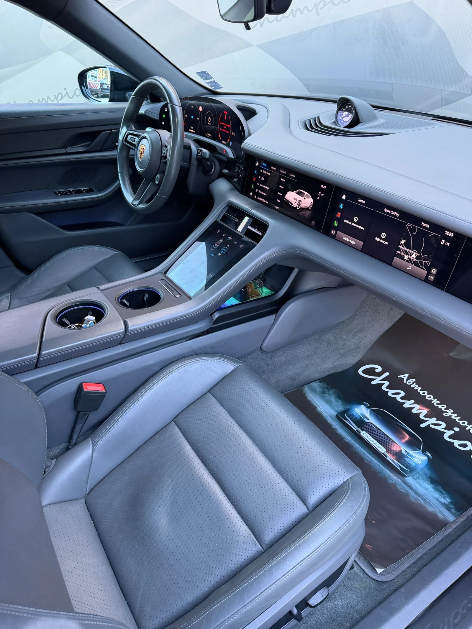 Porsche Taycan 4S, снимка 13 - Автомобили и джипове - 55941626