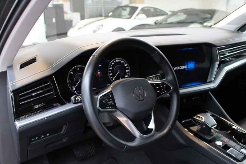 VW Touareg 3.0TDI/231HP/R-LINE/V6/4X4/VIRT/LED/NAVI/CAM/215v, снимка 9 - Автомобили и джипове - 49847673