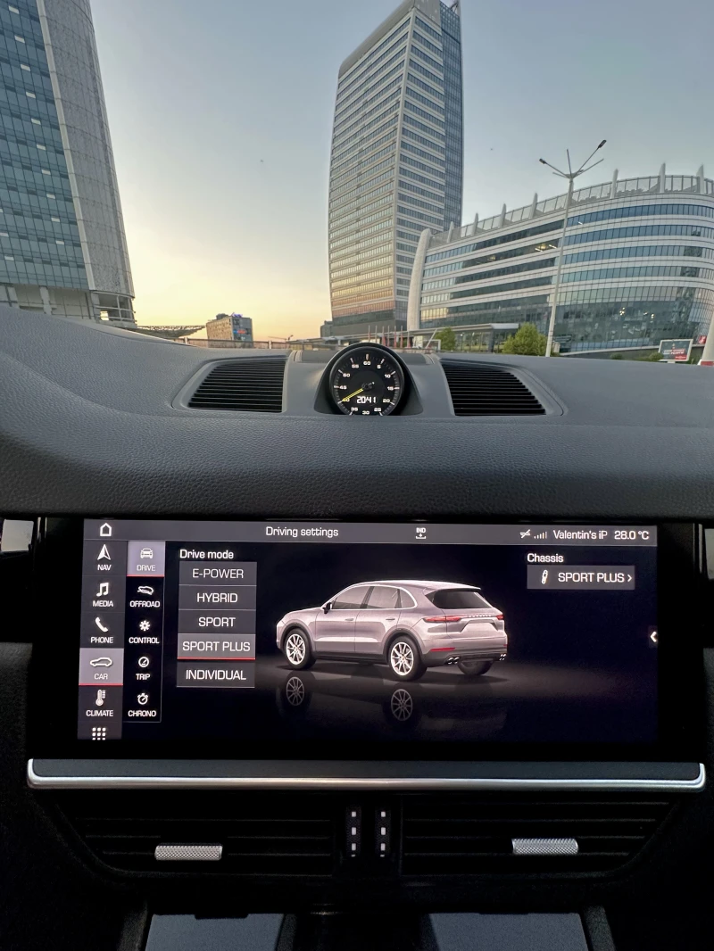 Porsche Cayenne E-Hybrid * Sport Chrono * LED Matrix , снимка 5 - Автомобили и джипове - 52669875