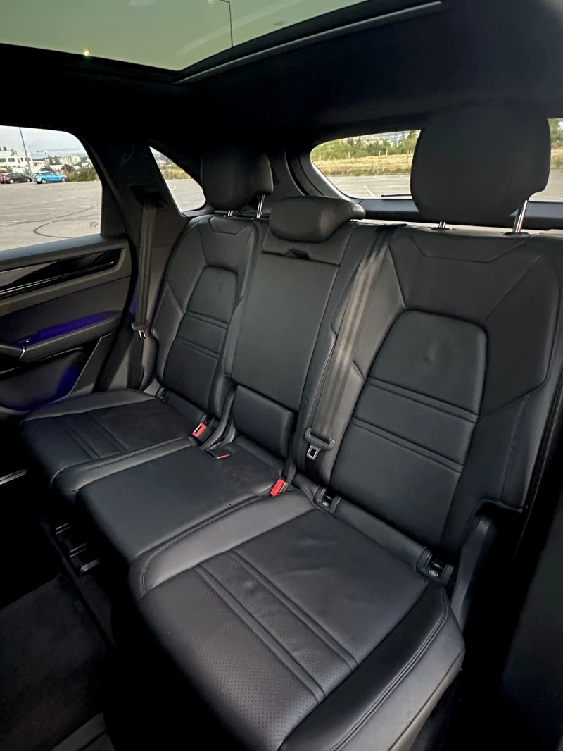 Porsche Cayenne E-Hybrid * Sport Chrono * LED Matrix , снимка 11 - Автомобили и джипове - 52669875
