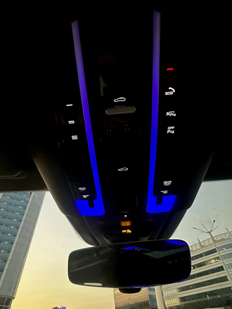 Porsche Cayenne E-Hybrid * Sport Chrono * LED Matrix , снимка 16 - Автомобили и джипове - 52669875