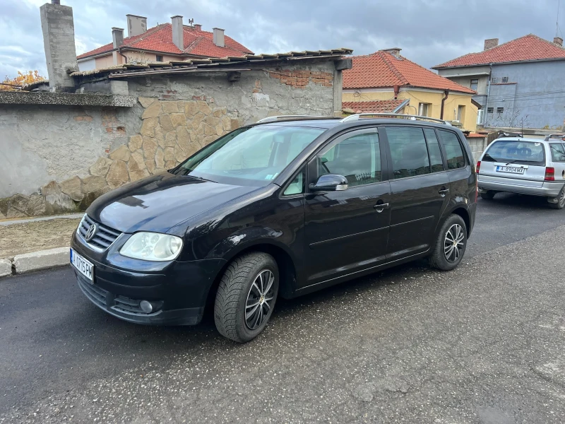 VW Touran 2.0 TDI, снимка 3 - Автомобили и джипове - 52552986