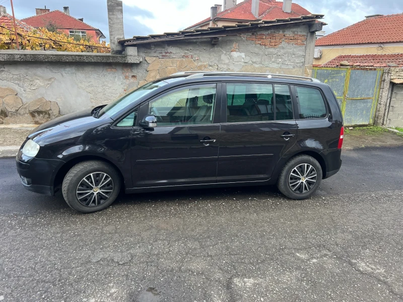 VW Touran 2.0 TDI, снимка 4 - Автомобили и джипове - 52552986