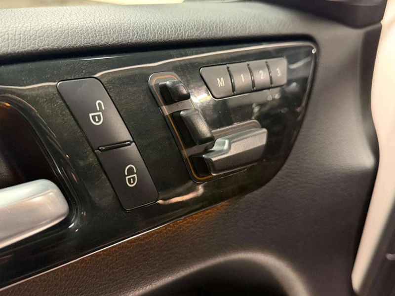 Mercedes-Benz ML 350  4 MATIC BluTEC * CARFAX * PANO* , снимка 12 - Автомобили и джипове - 53448440