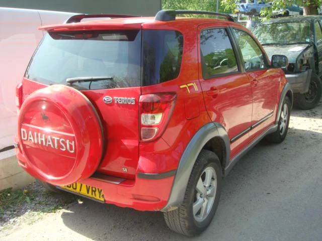 Daihatsu Terios 1.5 16V, снимка 3 - Автомобили и джипове - 46834081