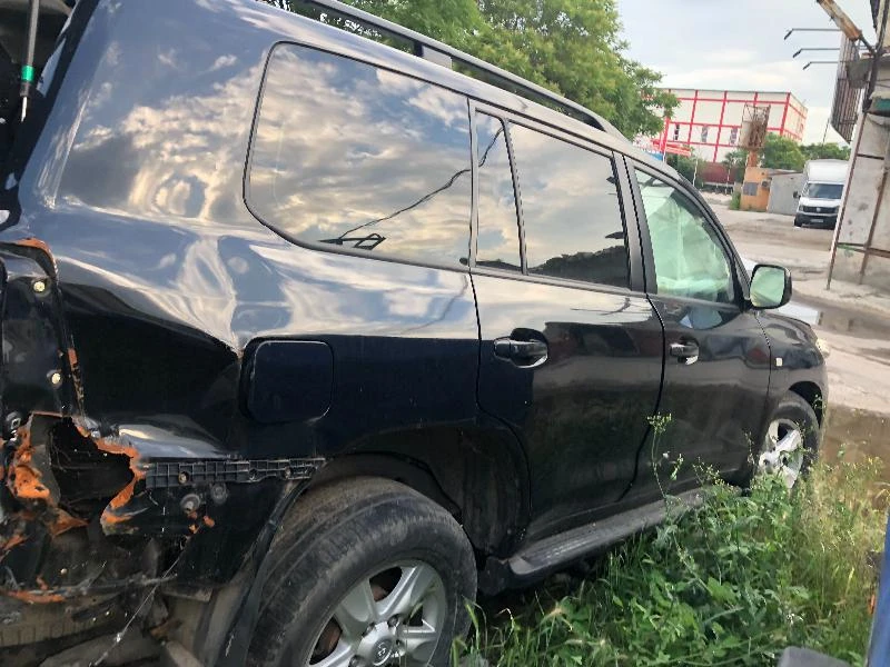 Toyota Land cruiser 200 V8 d, снимка 4 - Автомобили и джипове - 21821905