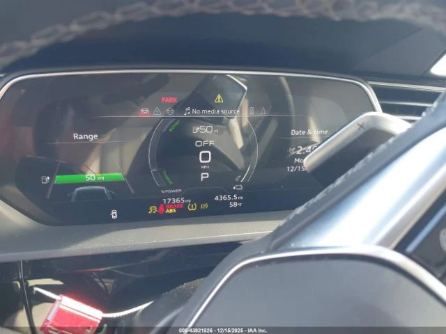 Audi Q8 E-TRON PREMIUM PLUS QUATTRO, снимка 12 - Автомобили и джипове - 53414428