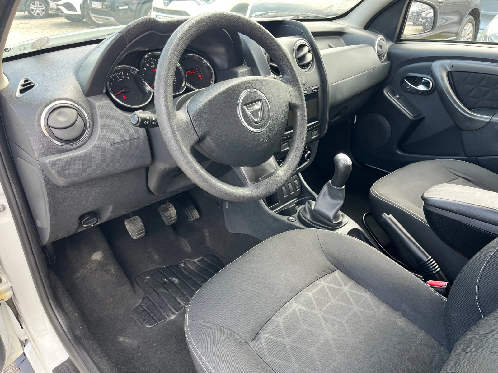 Dacia Duster 1.6 газ, 06/2014, нави, блутут - изображение 7