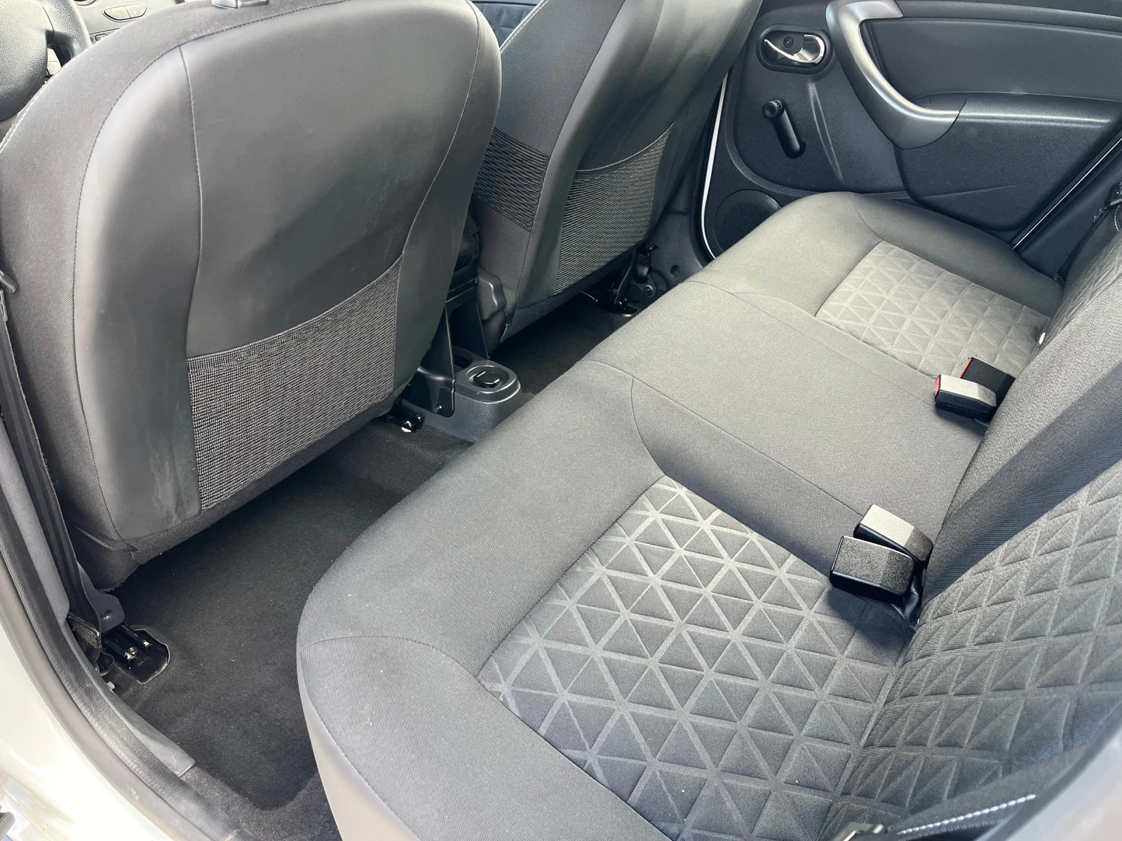Dacia Duster 1.6 газ, 06/2014, нави, блутут | Mobile.bg — изображение 11