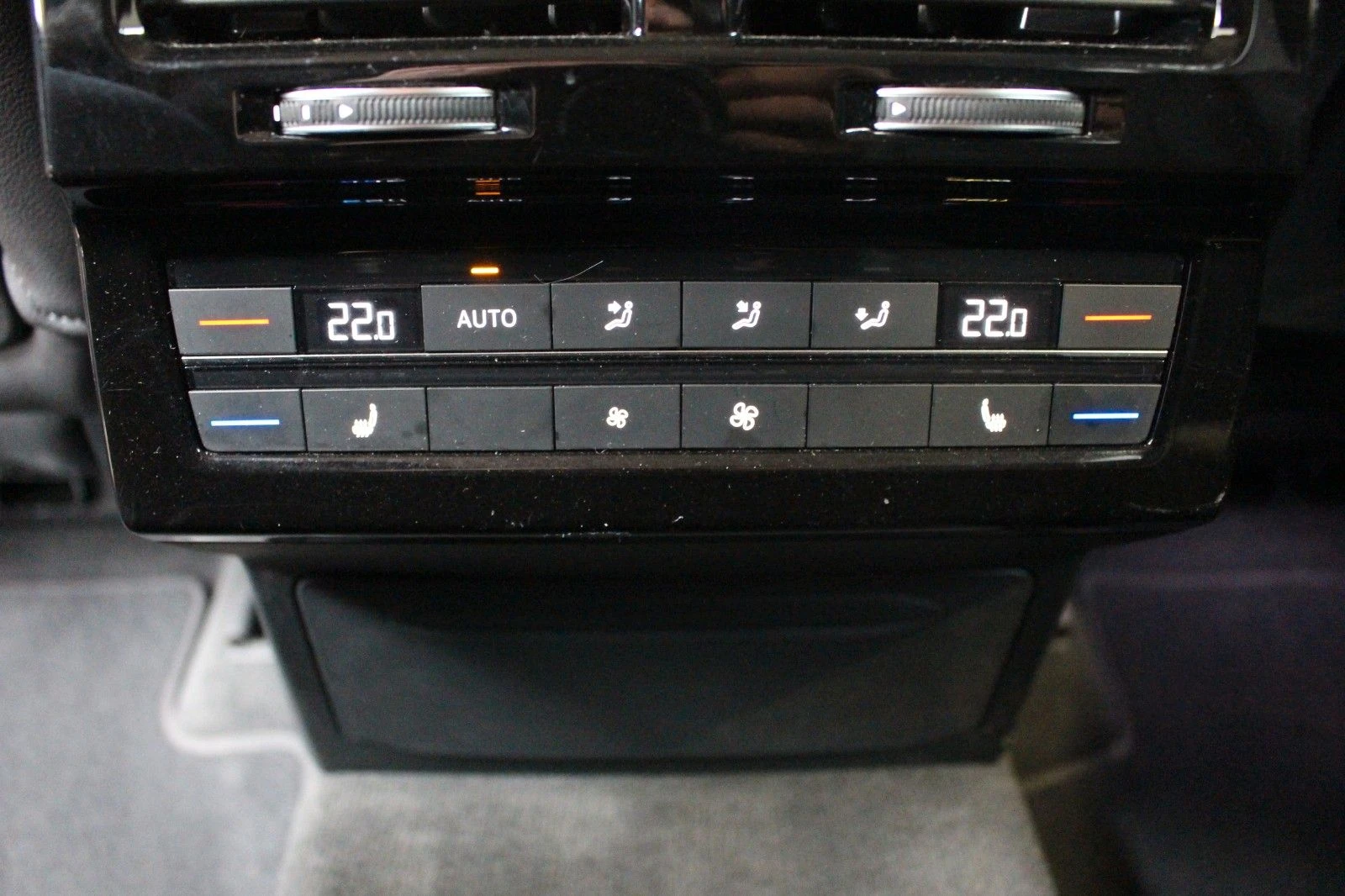 VW Touareg 3.0TDI/231HP/R-LINE/V6/4X4/VIRT/LED/NAVI/CAM/215v | Mobile.bg   15