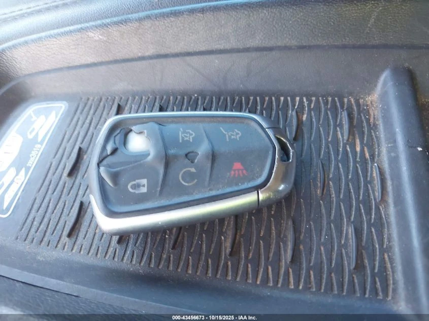 Cadillac Escalade 6.2L V-8 DI, VVT, 420HP 4X4 Drive - изображение 3