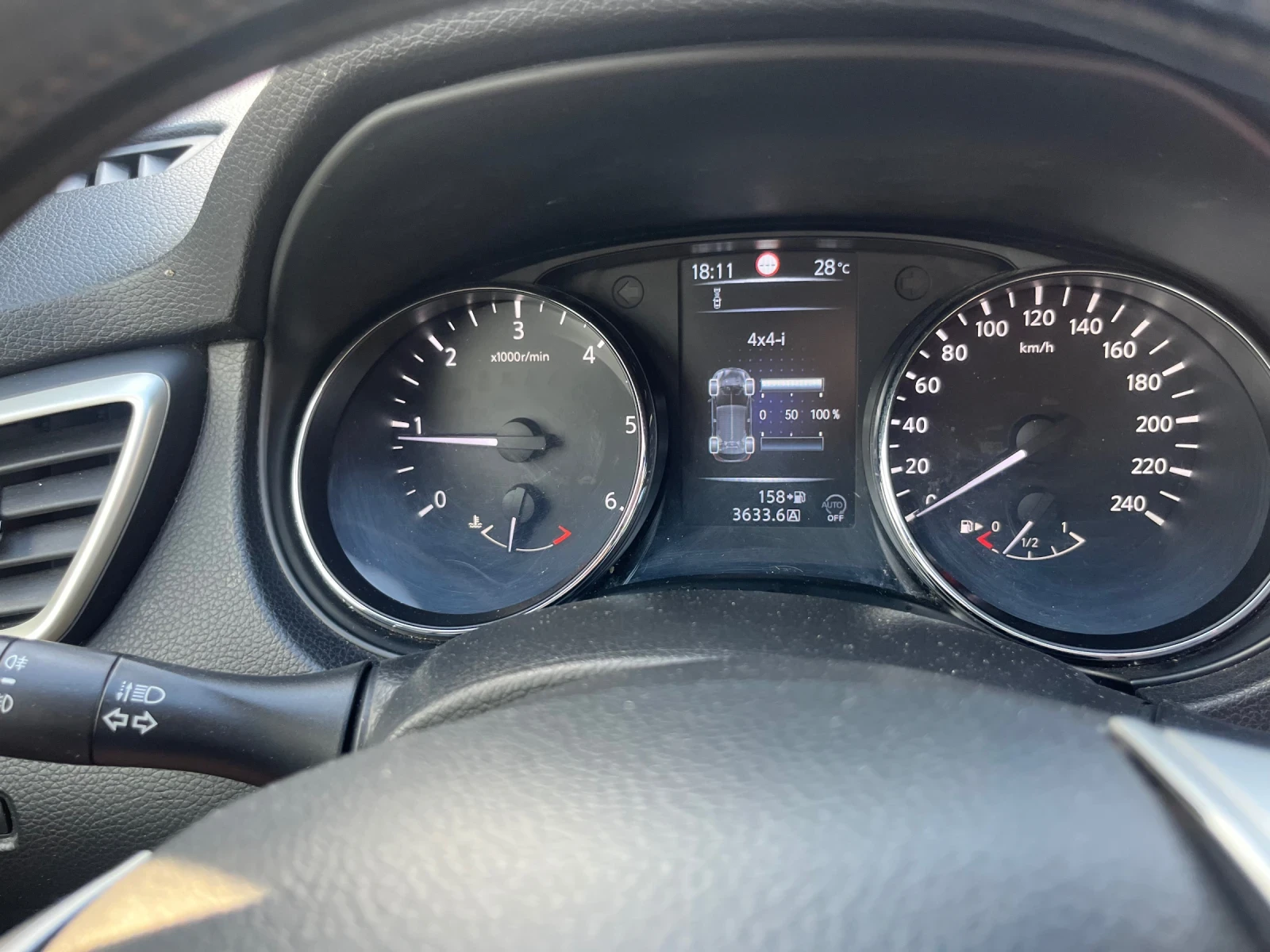 Nissan Qashqai 1.6, снимка 17 - Автомобили и джипове - 54568473