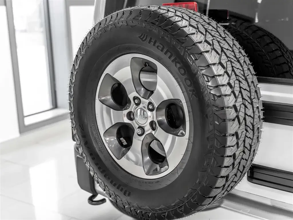 Jeep Wrangler JK Unlimited| Sahara| Accident Free| One Owner, снимка 10 - Автомобили и джипове - 55589282