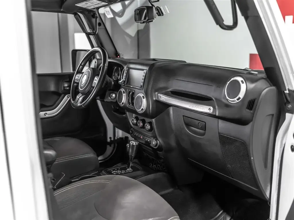Jeep Wrangler JK Unlimited| Sahara| Accident Free| One Owner, снимка 6 - Автомобили и джипове - 55589282