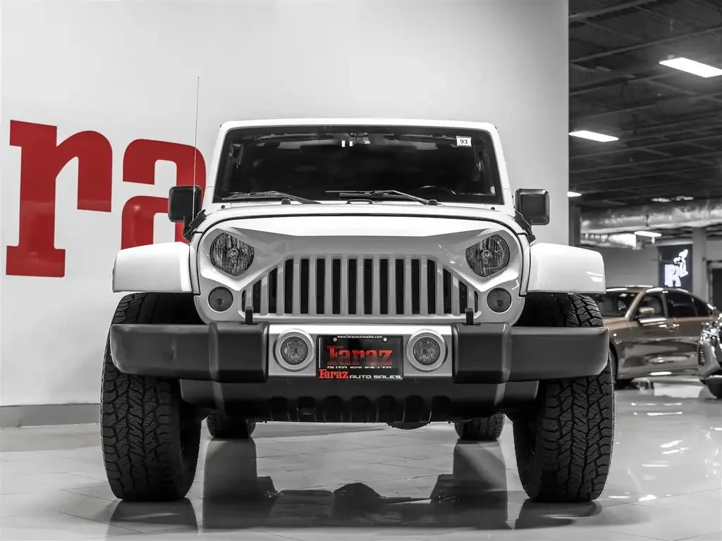 Jeep Wrangler JK Unlimited| Sahara| Accident Free| One Owner, снимка 2 - Автомобили и джипове - 55589282