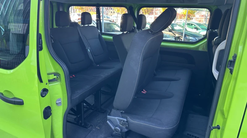 Renault Trafic 1.6 dCi Пътнически Дълга база Заден климатик ДДС, снимка 10 - Бусове и автобуси - 52238138