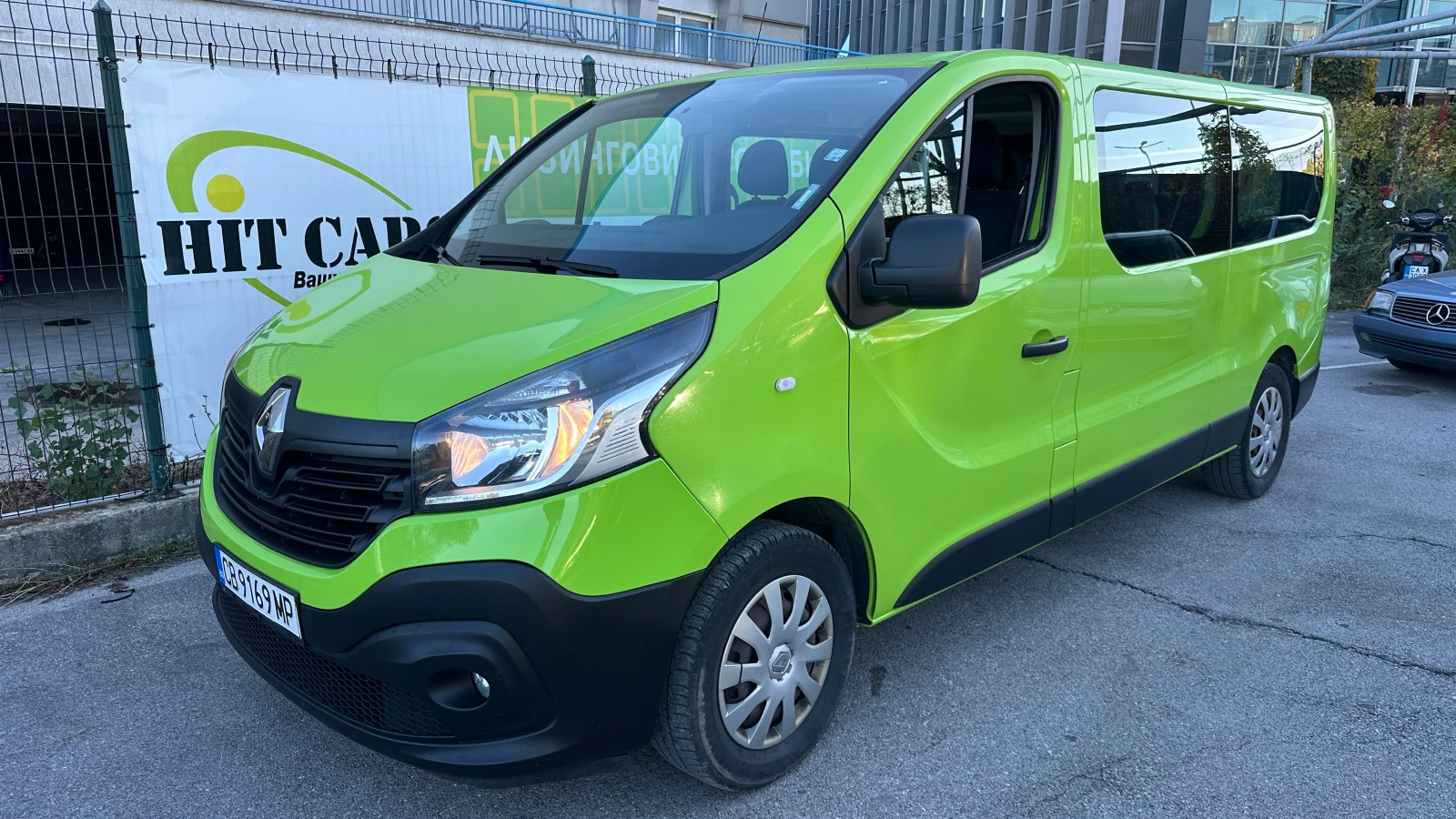 Renault Trafic 1.6 dCi Пътнически Дълга база Заден климатик ДДС, снимка 1