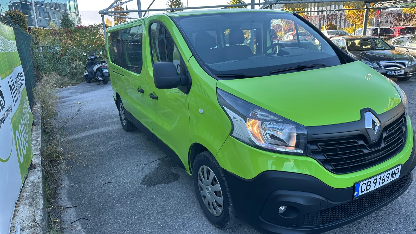 Renault Trafic 1.6 dCi Пътнически Дълга база Заден климатик ДДС - изображение 2