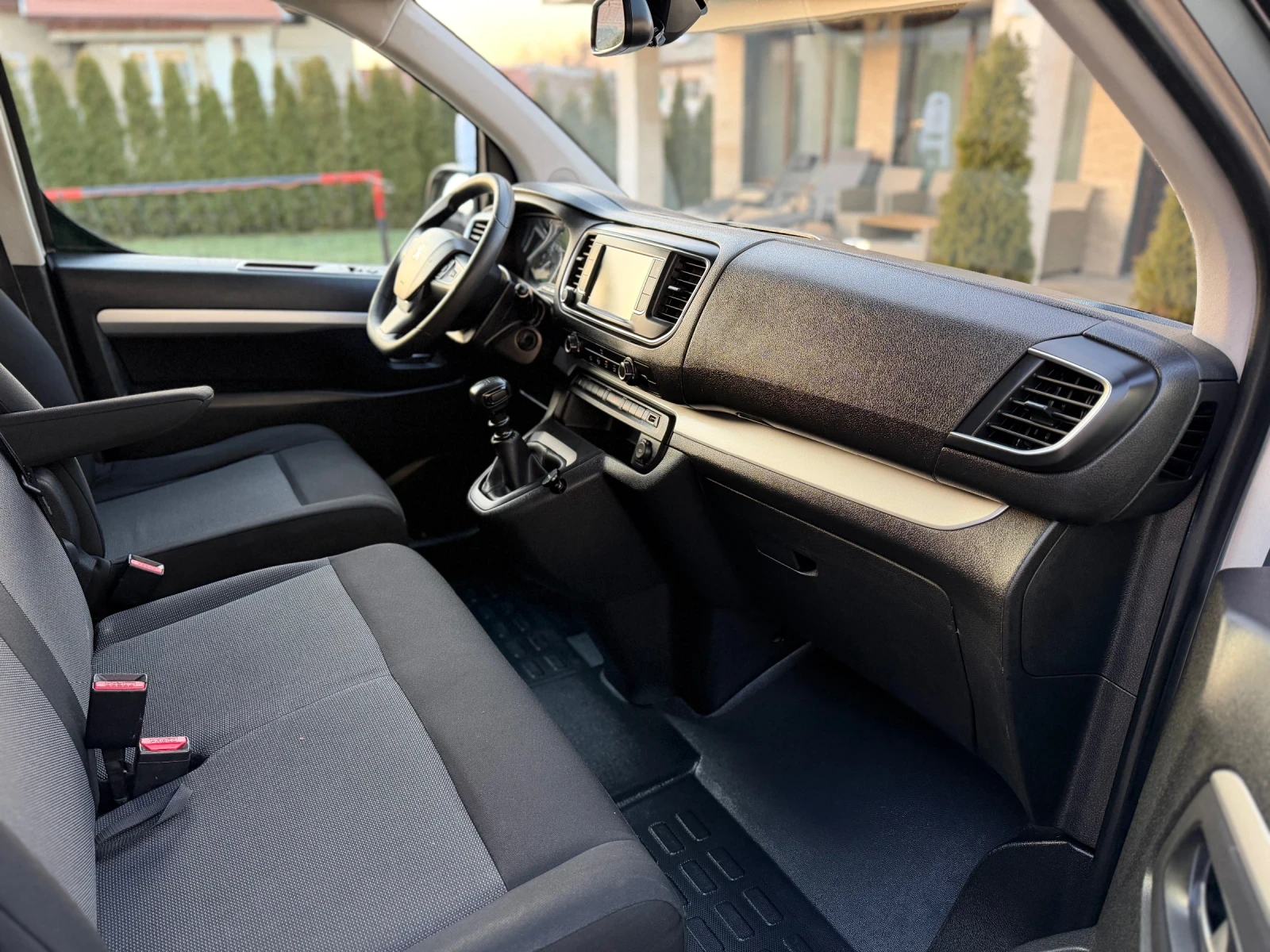 Peugeot Traveller | Mobile.bg � ����������� 9