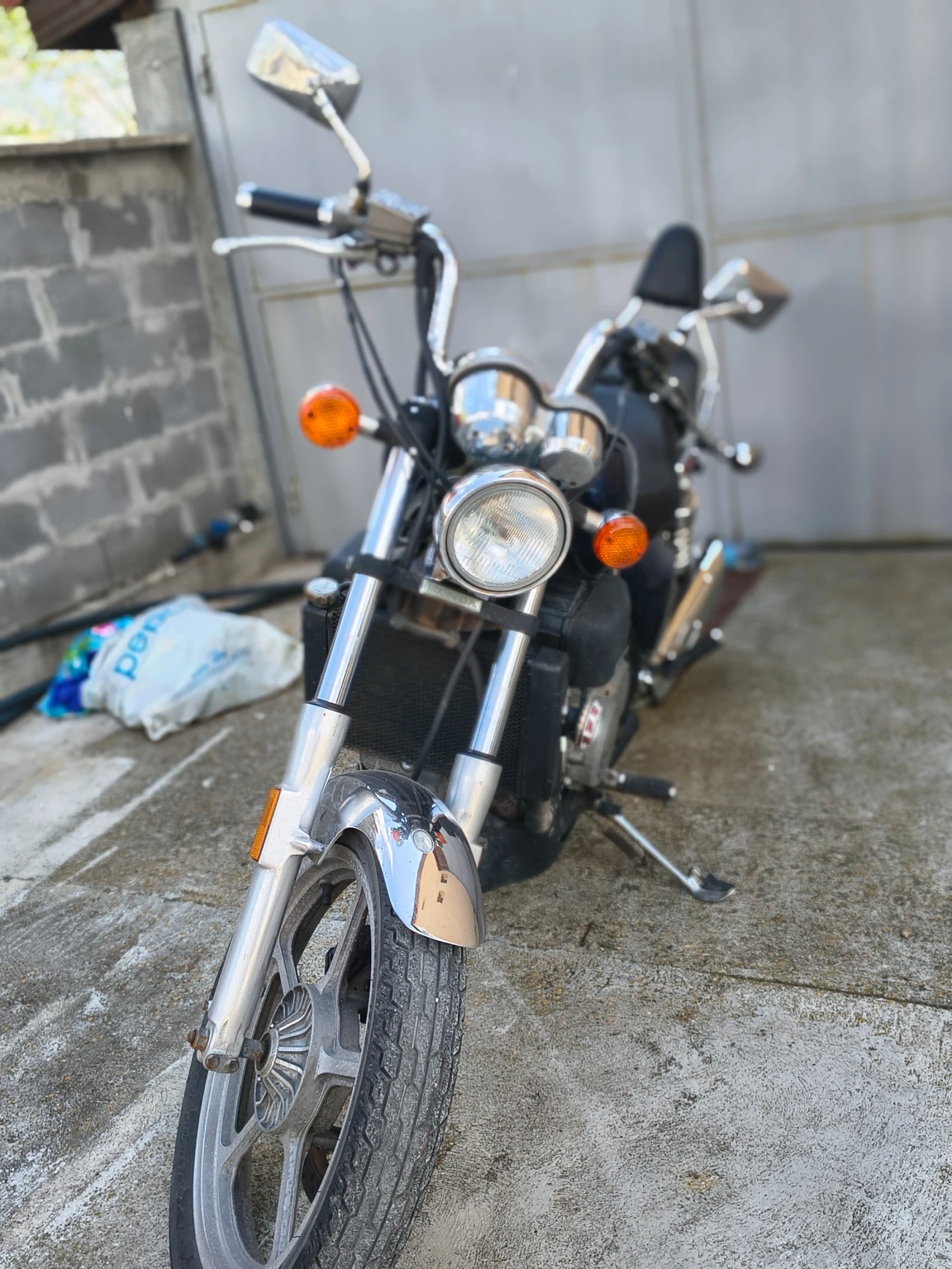 Honda Magna