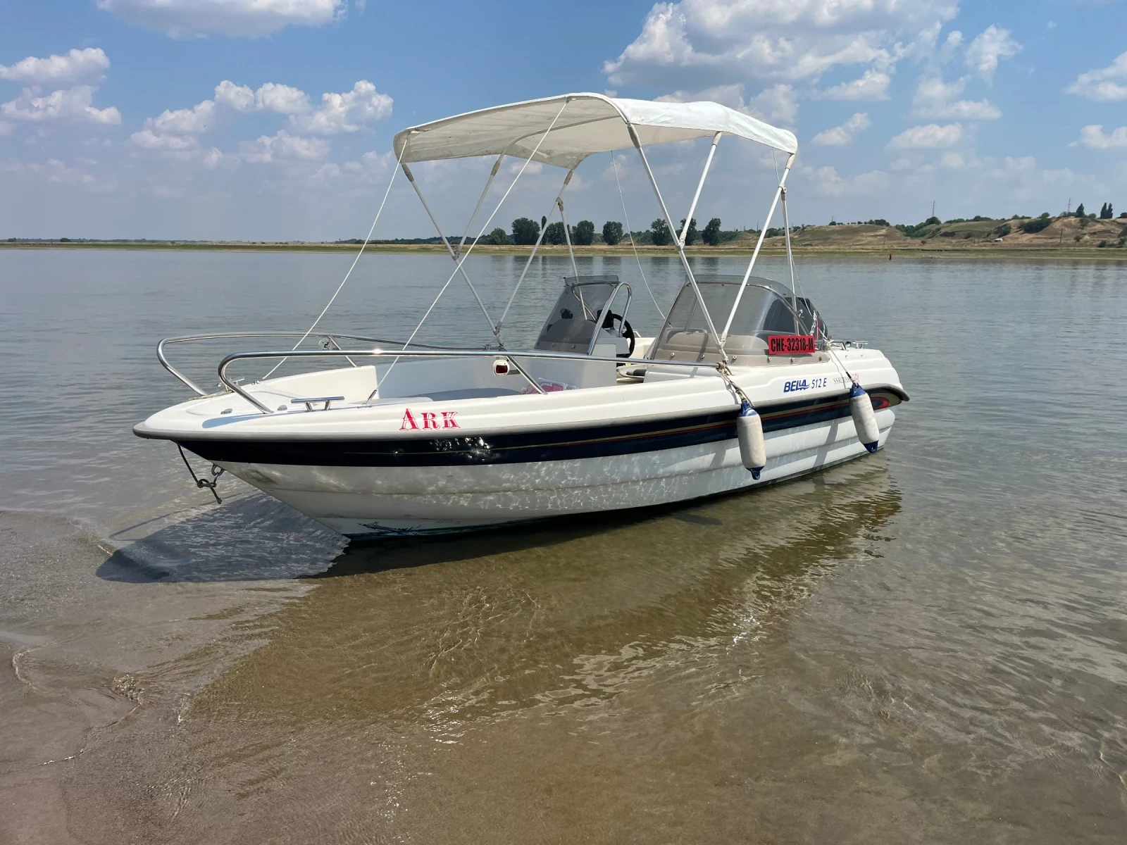 Моторна яхта Bella 512E