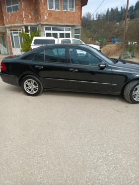 Mercedes-Benz E 220, снимка 5