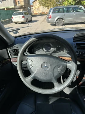 Mercedes-Benz E 220 CDI, снимка 13