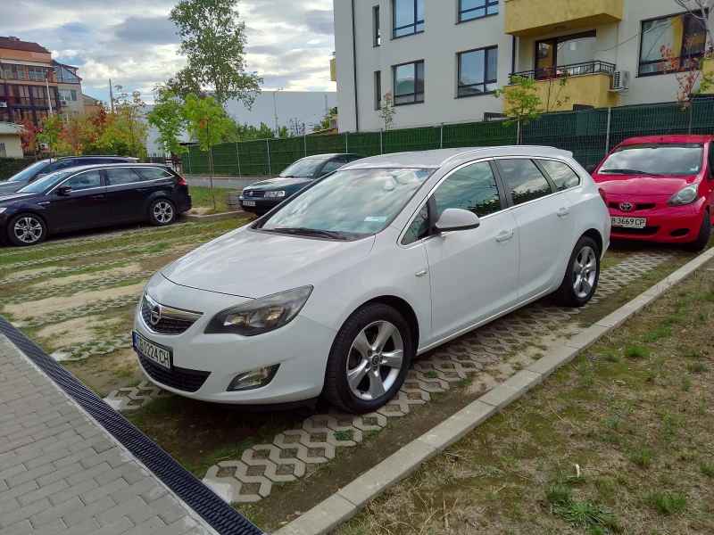 Opel Astra 2, 0 CDTI AUTOMATIC , снимка 10 - Автомобили и джипове - 47345102