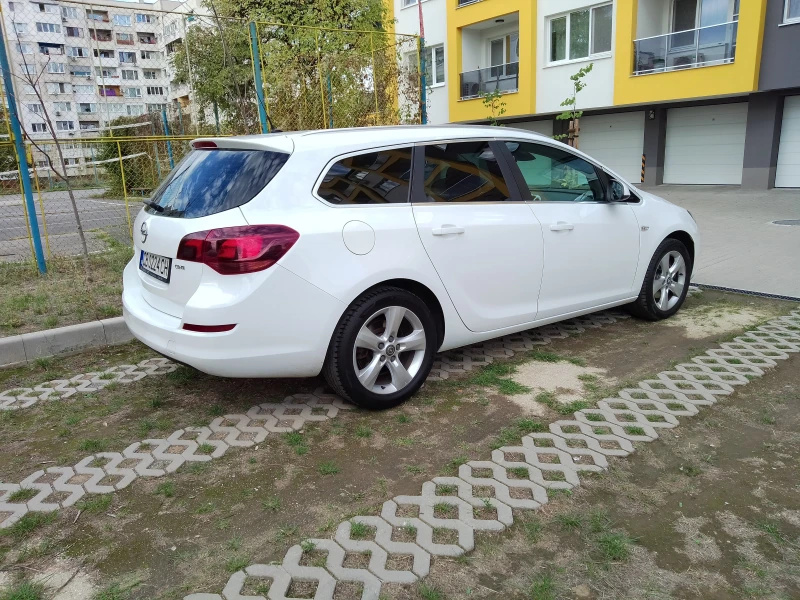 Opel Astra 2, 0 CDTI AUTOMATIC , снимка 5 - Автомобили и джипове - 47345102