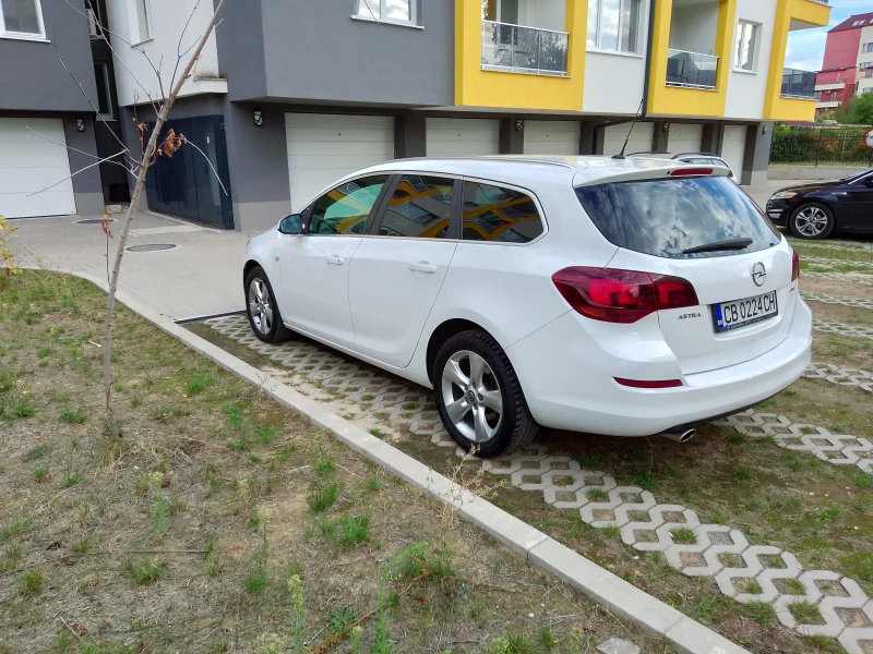 Opel Astra 2, 0 CDTI AUTOMATIC , снимка 7 - Автомобили и джипове - 47345102