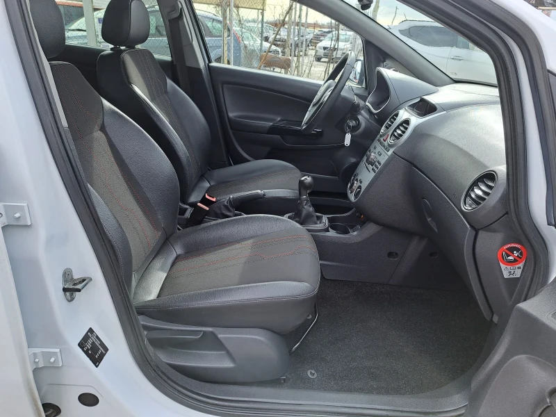 Opel Corsa 1.4i/КОЖА/ПОДГРЕВ/COSMO, снимка 12 - Автомобили и джипове - 48929135