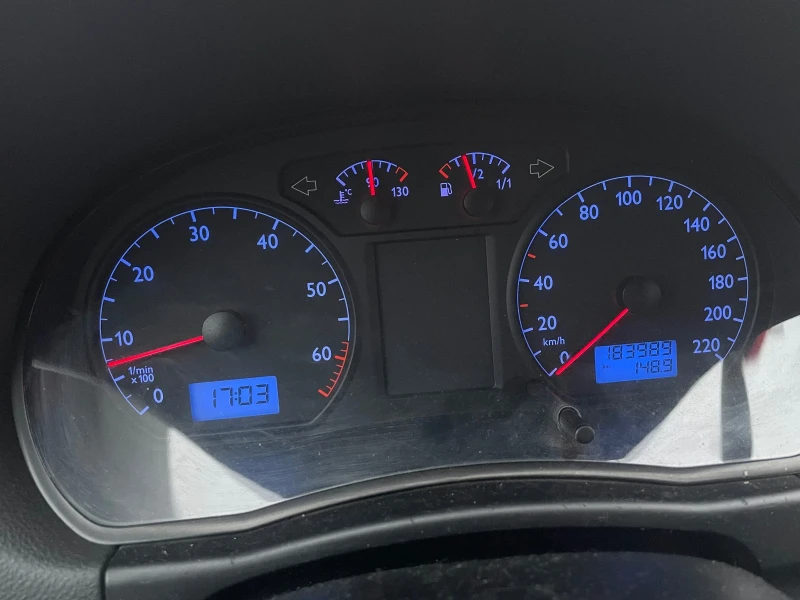 VW Polo, снимка 6 - Автомобили и джипове - 53563643