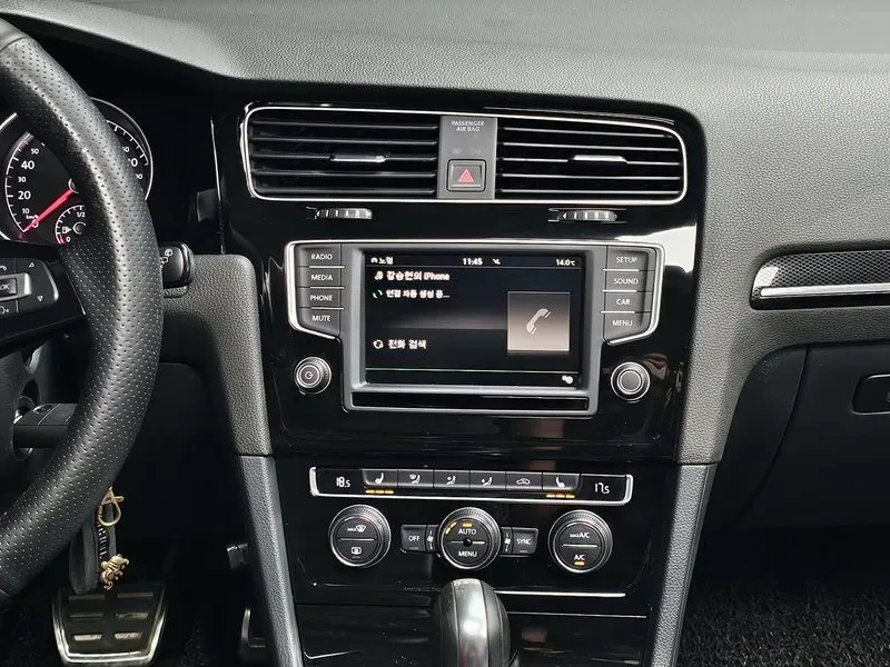 VW Golf 2.0 TDI, снимка 16 - Автомобили и джипове - 54300719