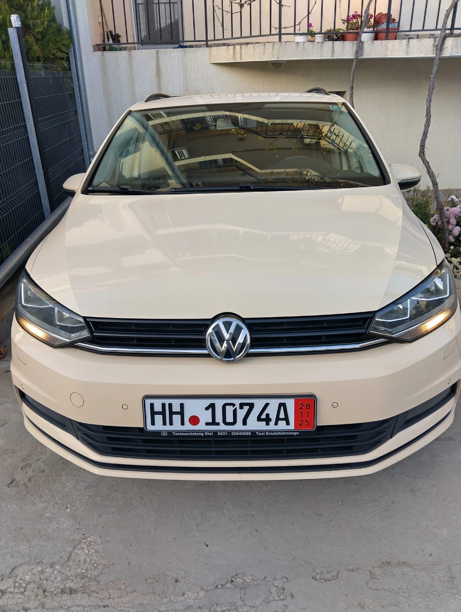 VW Touran 2, 0 TDI 116 PS, снимка 1