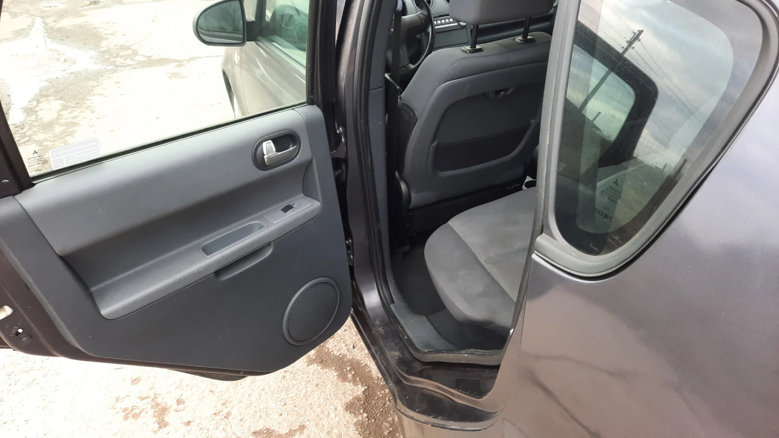 Mitsubishi Colt 1.3-95к.с.-бензин - изображение 3