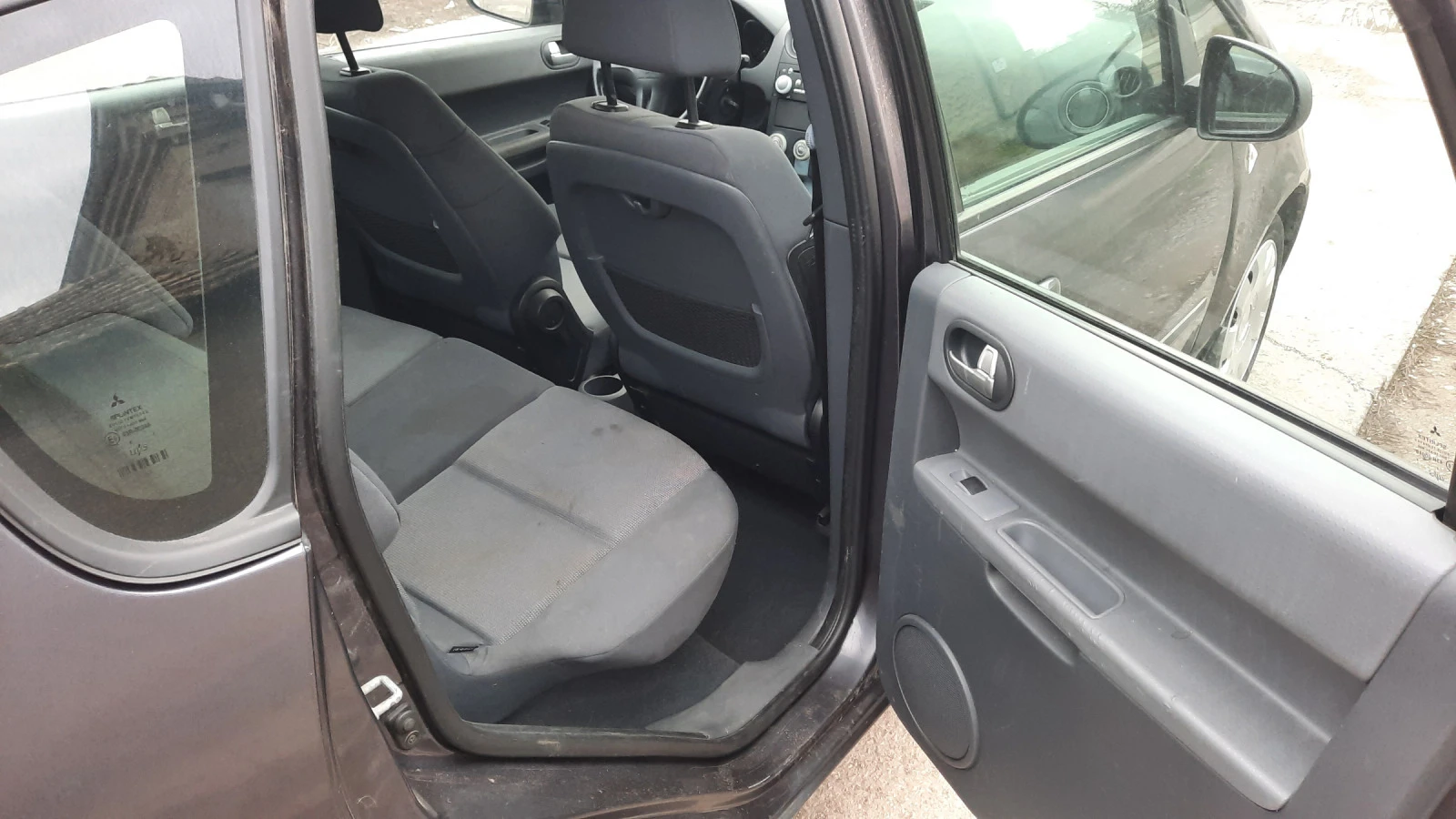 Mitsubishi Colt 1.3-95к.с.-бензин - изображение 6