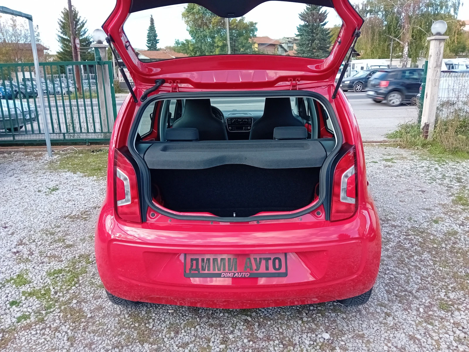 VW Up 1.0 60ks 5 vrati 85000km! - изображение 9