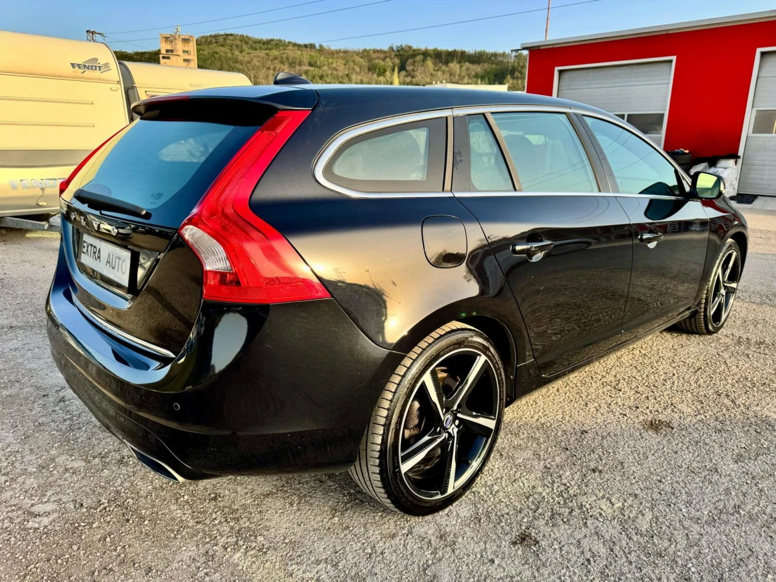 Volvo V60 Plug-in хибрид, 4Х4  - изображение 4