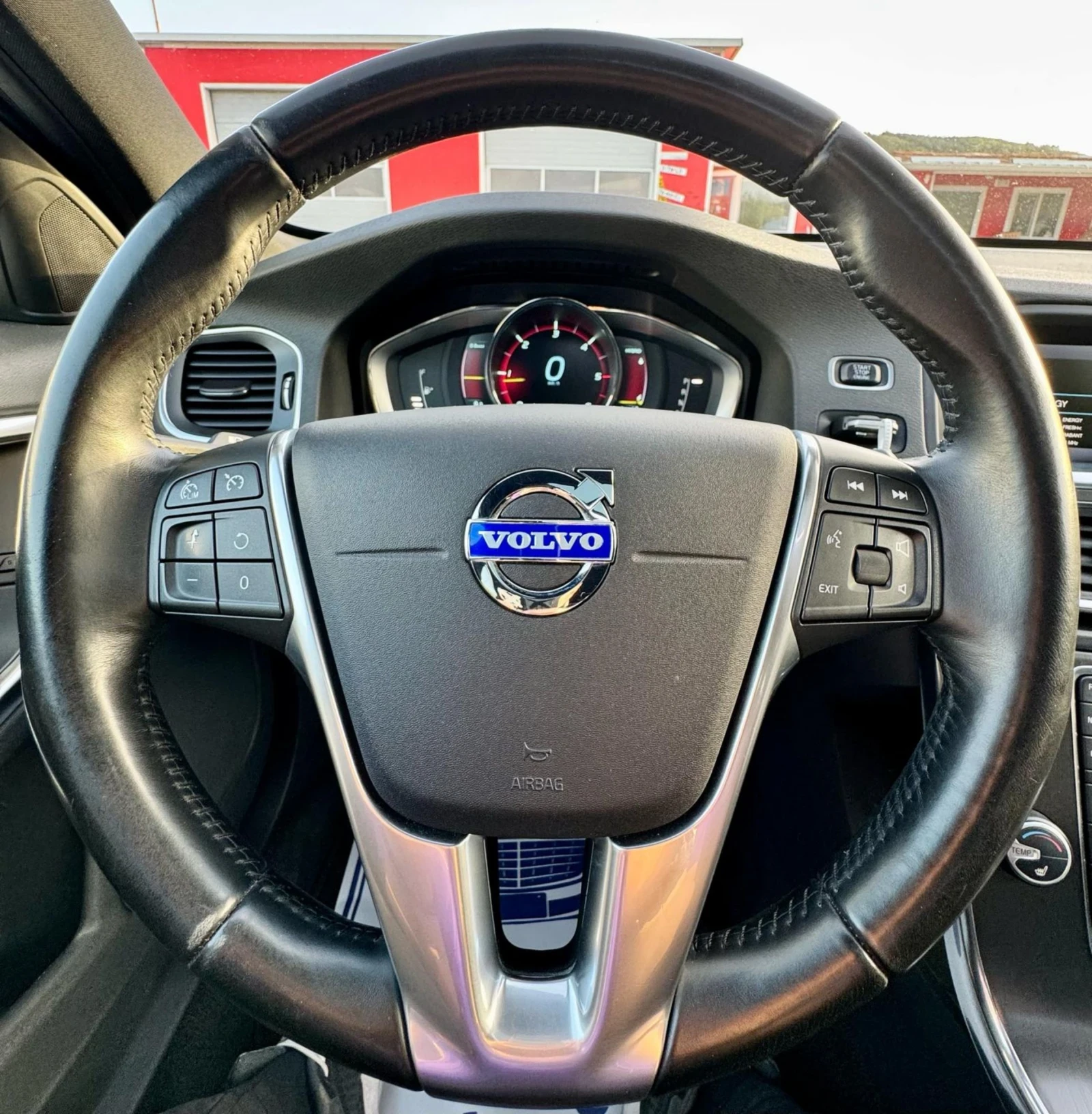 Volvo V60 Plug-in , 44  | Mobile.bg   11