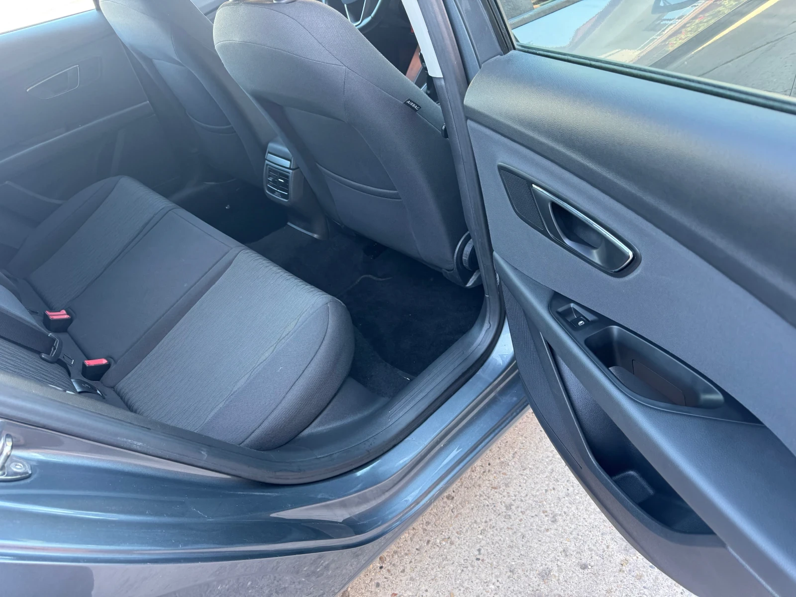 Seat Leon 1600-105 тди  Matrix - изображение 9