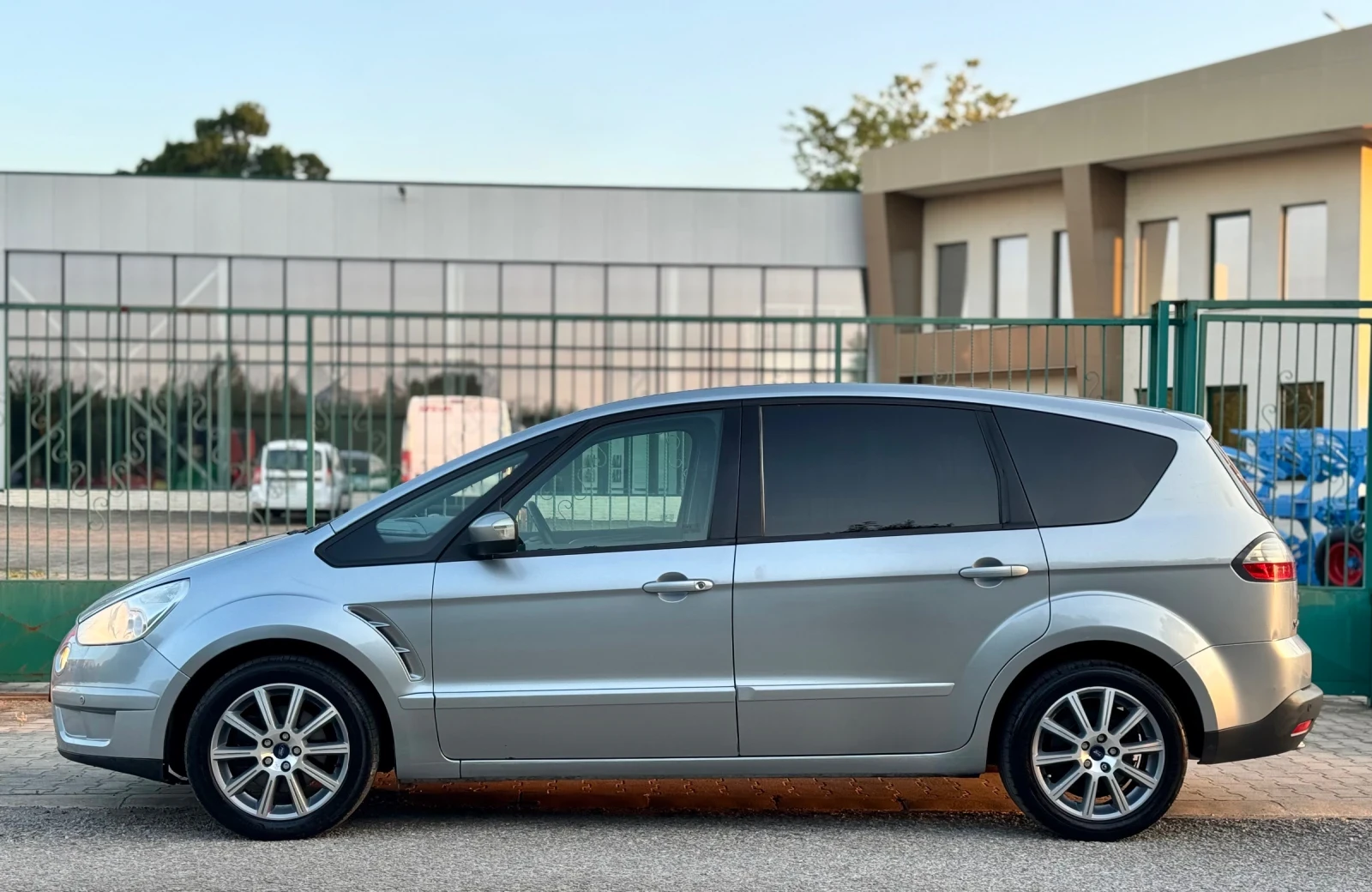 Ford S-Max 2.0TDCi~131hp~КЛИМАТРОНИК~ПОДГРЕВ НА СЕДАЛКИ - изображение 8