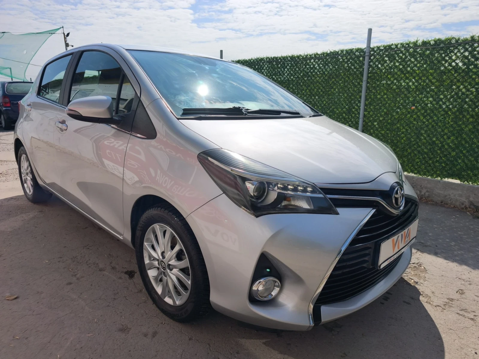 Toyota Yaris 1.4D4D-90к.с Евро-5 Лед Светлини Кожа Камера  - изображение 5