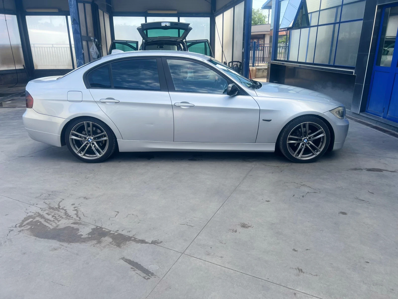 BMW 320  - изображение 2