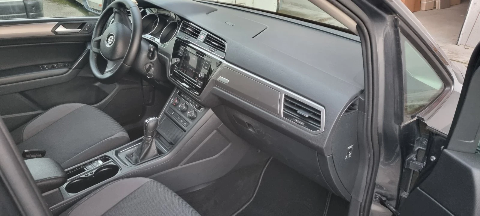 VW Touran 2.0 TDI 110 к.с. - изображение 5