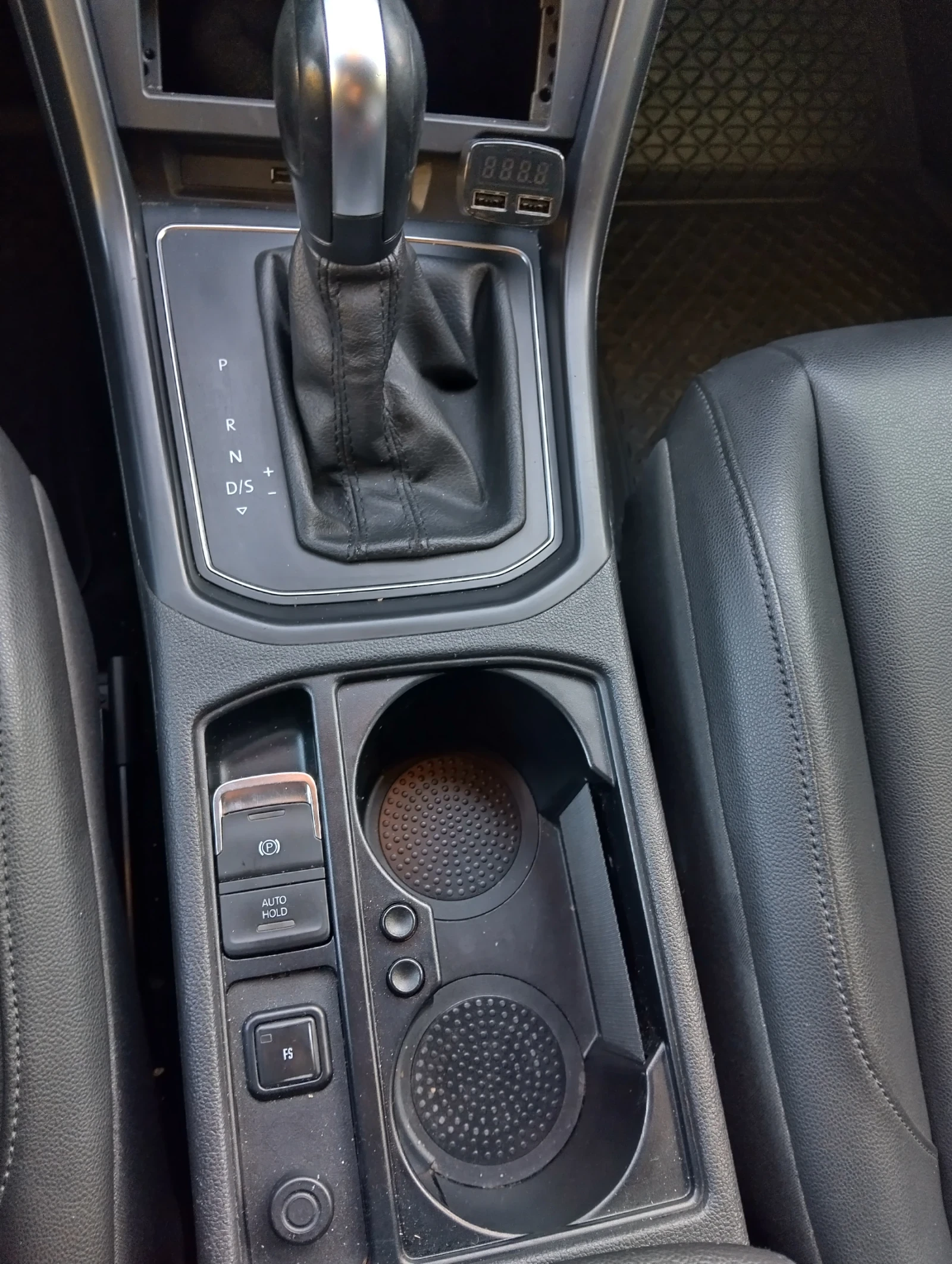 VW Touran 2, 0 TDI 116 PS - изображение 8