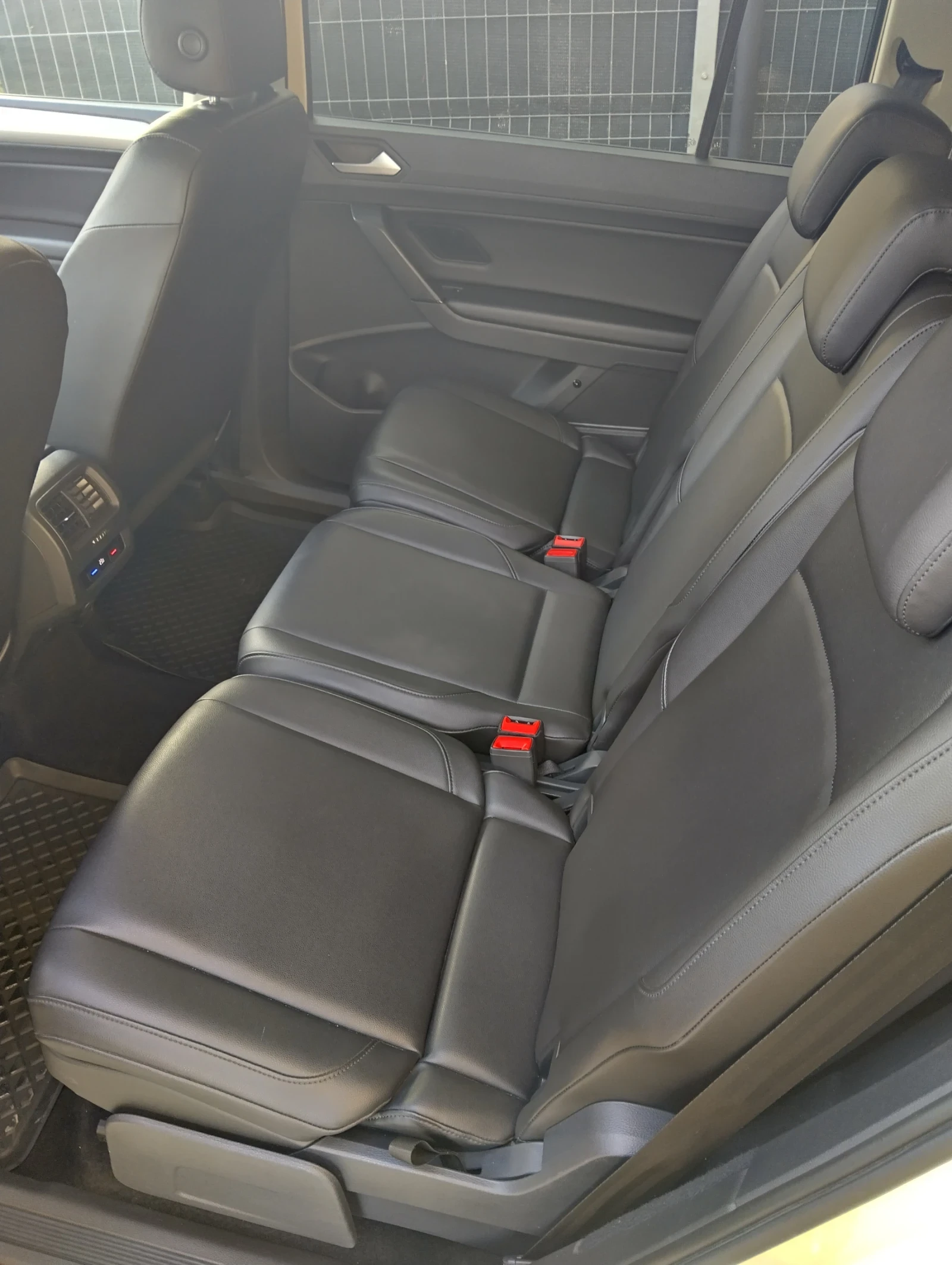 VW Touran 2, 0 TDI 116 PS - изображение 6