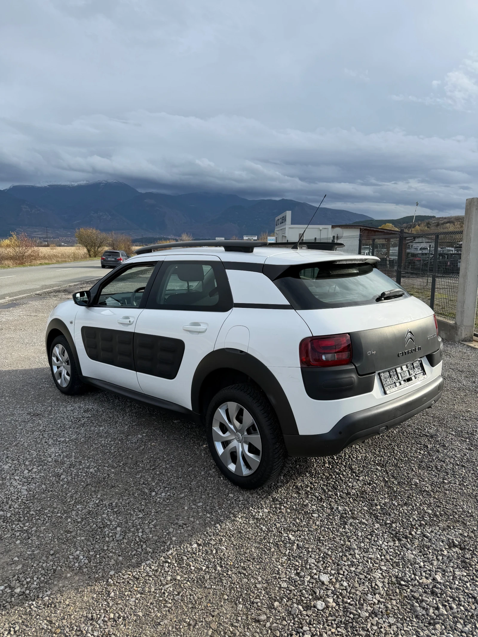 Citroen C4 Cactus 1.2i CAMERA EURO 6 TUV COC SERVICE BOOK - изображение 8