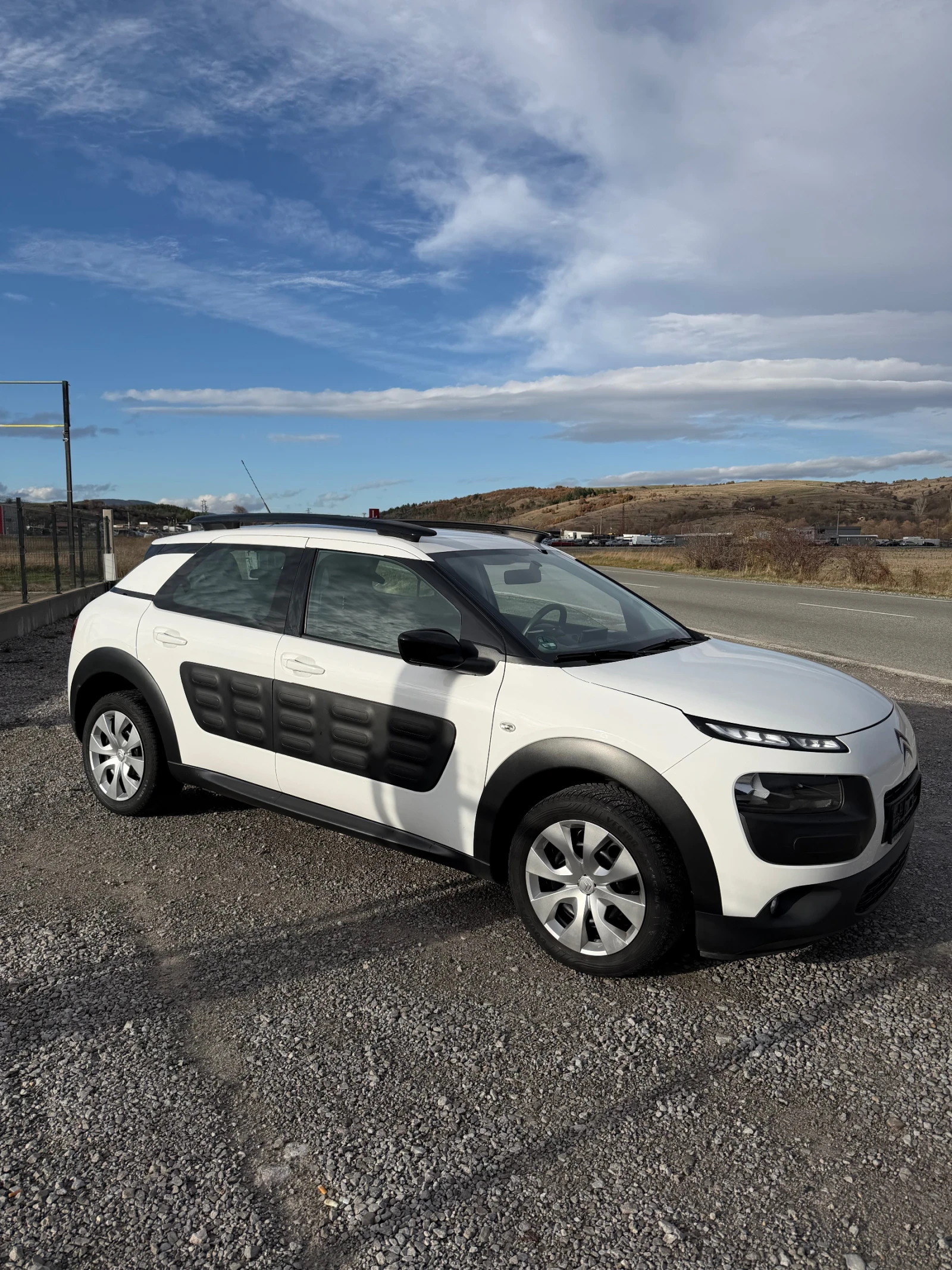 Citroen C4 Cactus 1.2i CAMERA EURO 6 TUV COC SERVICE BOOK - изображение 4