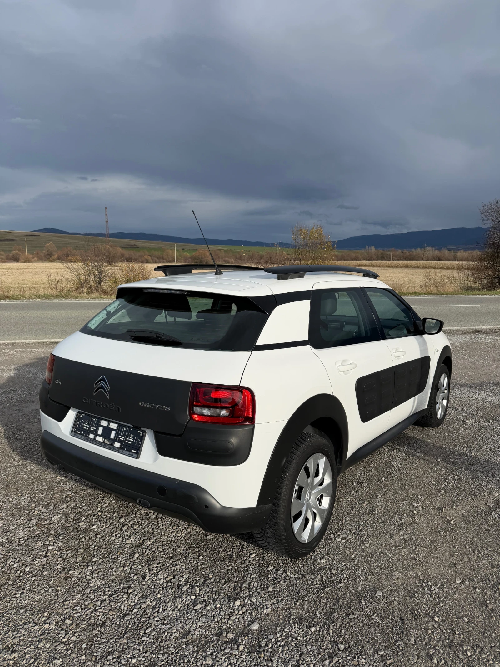 Citroen C4 Cactus 1.2i CAMERA EURO 6 TUV COC SERVICE BOOK - изображение 6